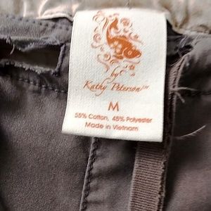 Koi Cargo scrub pants in Gray size Medium
